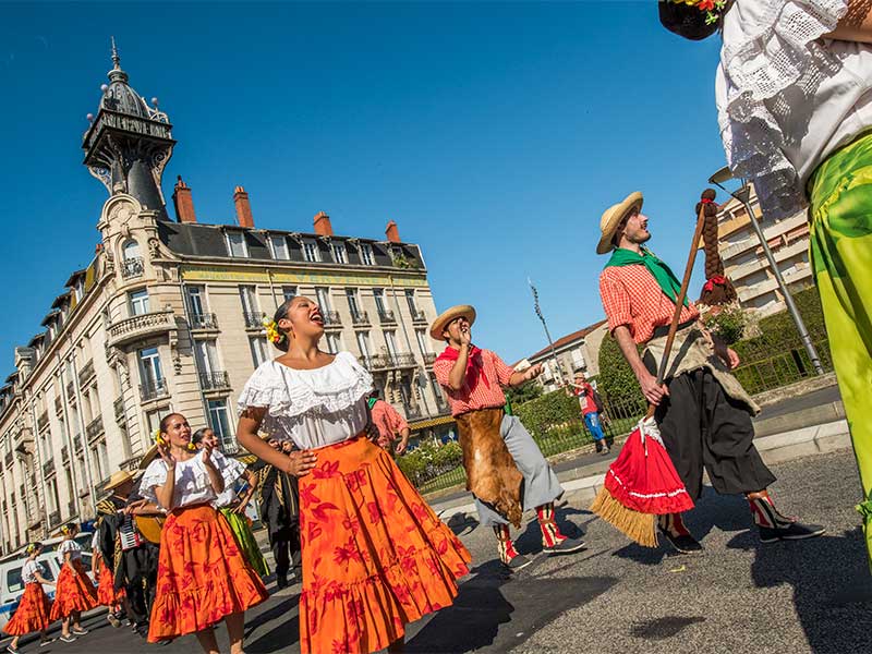 Animations au Puy-en-Velay en Auvergne pour Interfolk